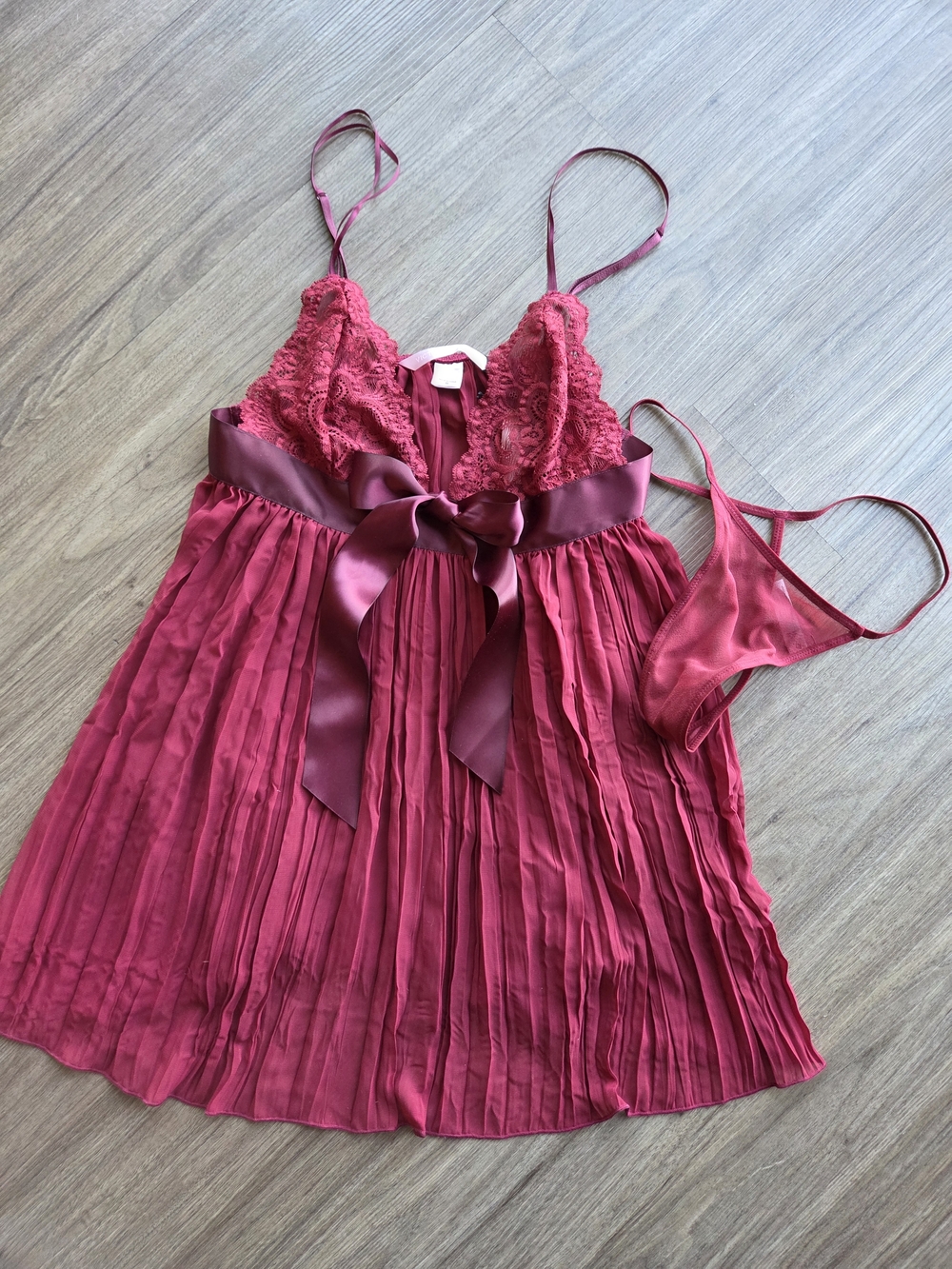 Victoria's Secret burgundy Lace & Satin Babydoll Set (Includes Thong) Size Small